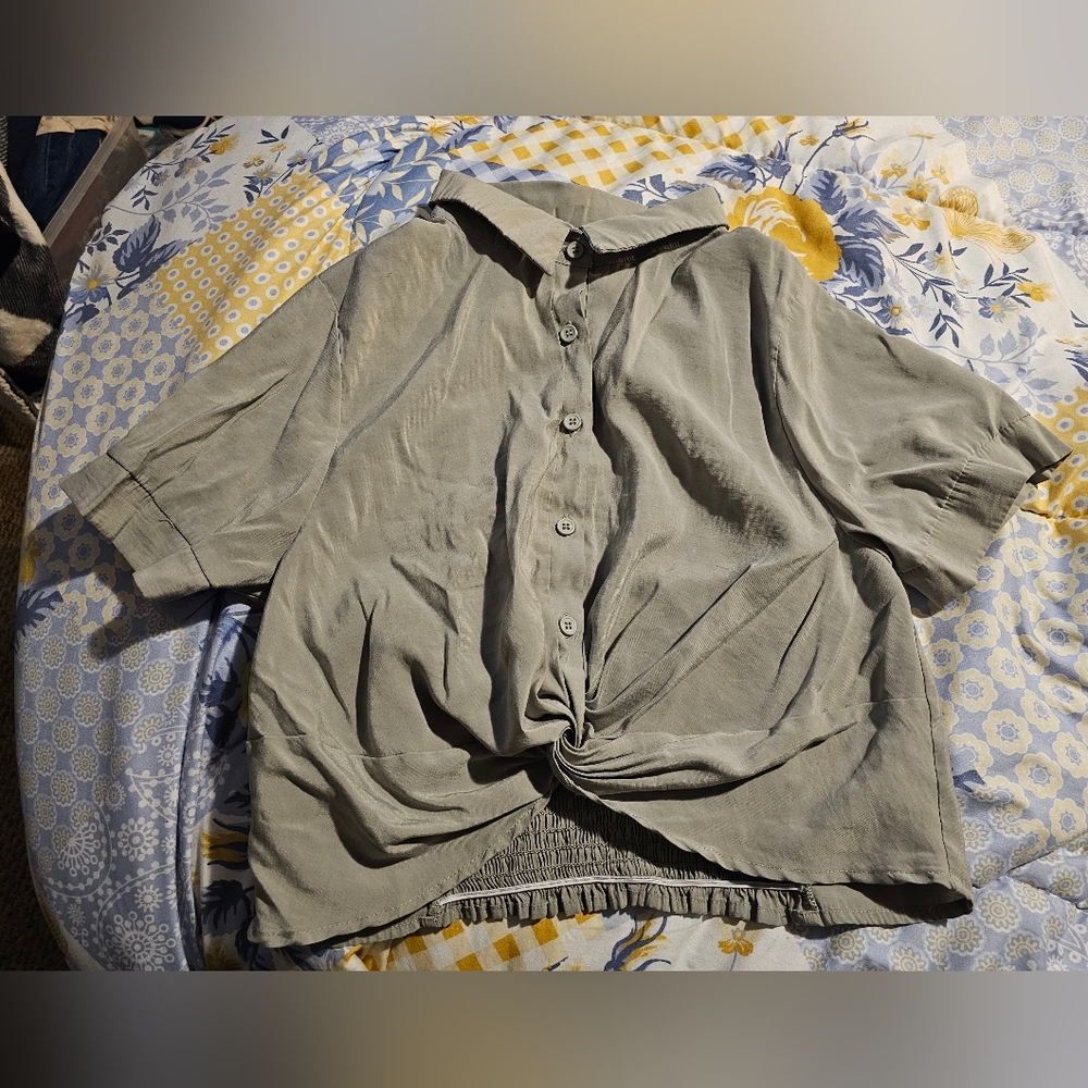 Stylish Gray Women's Crop Top
